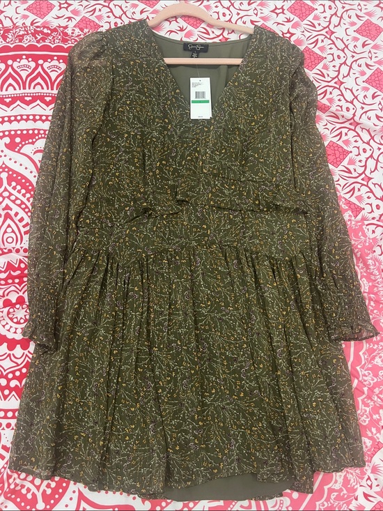 Jessica Simpson Dresses & Skirts - Jessica Simpson new dress Olive Green Floral V-Neck Tiered Dress